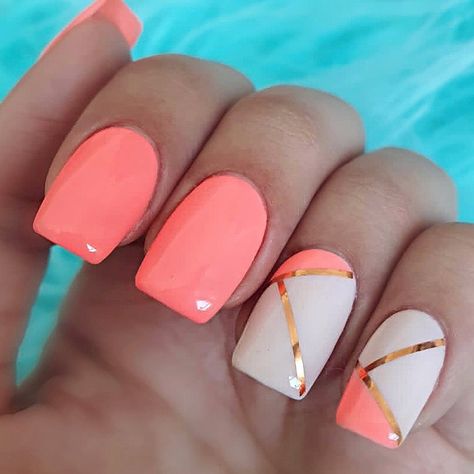 Gold And Coral Nails, Peach And Gold Nail Designs, Peach And White Nail Designs, White And Coral Nails, Gel Nails With Nail Art, Coral Nail Ideas, Uñas Color Coral, Navy Nail Art, Nails With Nail Art