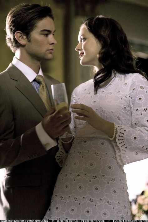 Nate And Blair, Blair And Nate, Nate Gossip, Blair And Dan, Gossip Girl Season 1, Nate Gossip Girl, Gossip Girl Nate, Blair Waldorf Outfits, Nate Archibald