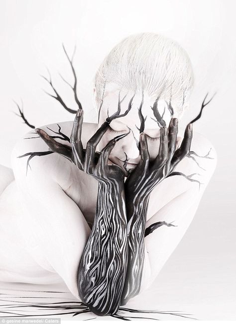 Branching out: A winter scene featuring a leafless tree on a stark white background Body Painting Festival, Art Articles, Photo D Art, Body Painting, Mind Blown, Drawing Inspiration, Art Works, Beautiful Art, Body Art