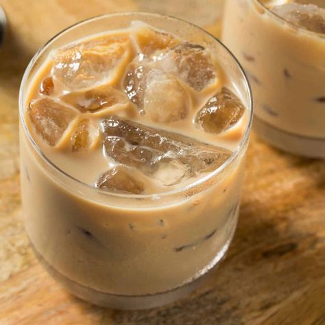 10 Drinks with Baileys Irish Cream and Kahlua Butterscotch Cocktail, Liqueur Drinks, Mix Drinks, Tipsy Bartender, Cocktails And Mocktails, Boozy Desserts, Liquor Drinks, Alcoholic Beverage, Boozy Drinks