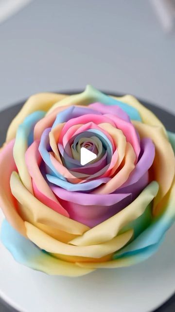 Sweets Certified on Instagram: "@shaniabelle_cake Making a ombré petal rose cake. 🌈 #SweetsCertified #Cake" Rose Shaped Cake, Ombre Cake With Flowers, Rose Petal Cake, Petal Cake, Buttercream Roses, Flower Bundle, Cake Flower, Cool Cake Designs, Ombre Cake