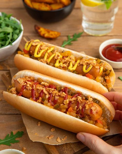 Hot dog à l'Américaine - Pains Jacquet Hot Dog Burger, Hod Dog, Hot Dog Sandwich, American Hot Dogs, Hot Dog Party, Mini Hot Dogs, Tasty Bread Recipe, Hot Dog Recipes, Mini Pizza