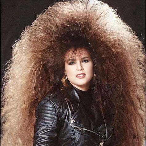 Triangle Haircut, 80s Big Hair, 80’s Hair, Puffy Hair, Poofy Hair, Huge Hair, Mullet Haircut, Birthday Hairstyles, Creation Photo