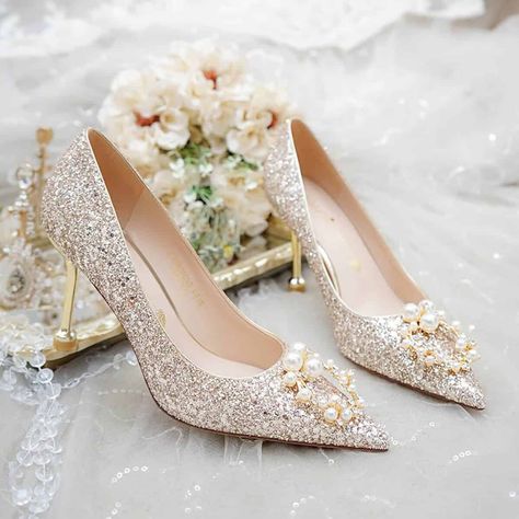 Mother of the bride (and groom) shoe guide - The Urban Wedding Company Bride Heels Wedding, Shoes For A Wedding, Mother Of The Bride Accessories, Mother Of The Groom Jewelry, Hoco Shoes, Groom Jewelry, Heel Stoppers, Mother Of The Bride Shoes, Bride Heels