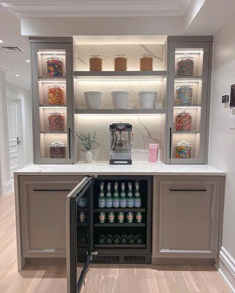 Hang in There on Instagram: "📽️🍭✨ Adding an extra layer of enjoyment to movie nights with this theatre room snack bar!! We love how this fun project turned out 💕 — — — #snackbar #theatreroom #candybar #theatreroomdesign #snackorganization #candyorganization #homeorganizationmontreal #montrealhomeorganizer #montrealservices #montrealhomes #hangintheremtl" Home Theater Ideas Snack Bar, Home Theater Kitchen, Basement Movie Theater Snack Bar, Media Room With Kitchenette, Playroom Snack Bar, Snack Station Basement, Movie Room Bar Ideas, Basement Bar With Popcorn Machine, Theater Room Concession Stand