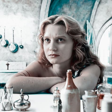 Alice In Wonderland Icon, Alice Kingsleigh, Alice In Wonderland 2010, 2010 Aesthetic, Alice Quotes, Action Icon, Quotes Icons, Alice In Wonderland Aesthetic, Mia Wasikowska