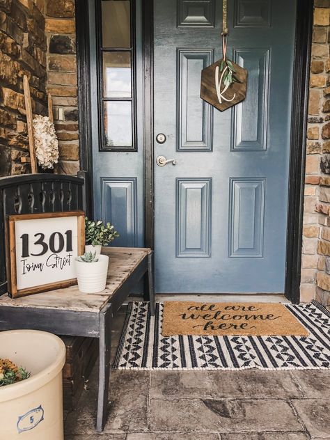 Farmhouse Address Sign, Small Porch Decorating, Stained Trim, Front Porch Design, Country Porch, Front Door Porch, White Shiplap, Small Front Porches, Small Porches