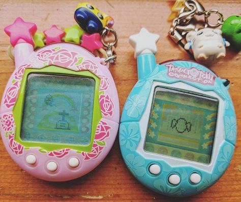 Tamagotchi Color, Giga Pet, Makeup Kit For Kids, Virtual Pet, Baby Mermaid, Kids Makeup, Love Pizza, 90s Kids, Retro Toys