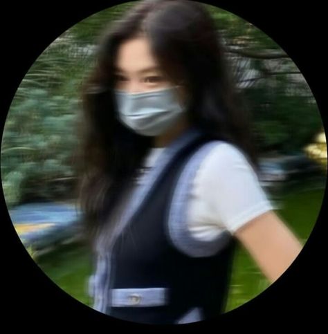 #jennieblackpink #profile #pic #aesthetic Jennie Profile Picture Aesthetic, Black Pink Profile, Blackpink Aesthetic Pics, Jennie Aesthetic Pics, Jennie Profile Picture, Avatar Blackpink, Jennie Profile, Profile Pic Aesthetic, Jennie Pics