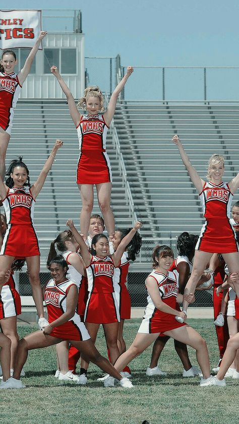 The Unholy Trinity S1 Cheerios Glee, Glee Cheerios, Cheer Photo Poses, The Unholy Trinity, Glee Wallpaper, Cheerleading Poses, Cheer Photo, Unholy Trinity, Diana Agron