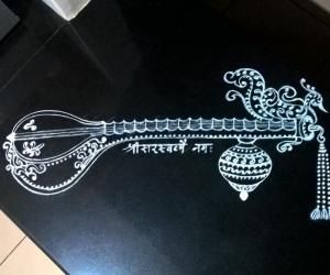 Veena Rangoli Design, Saraswati Pooja Decoration, Veenai Kolam, Karthigai Kolam, Saraswati Pooja, Saraswathi Pooja, Freehand Rangoli, Saraswati Puja, Rangoli Designs Photos