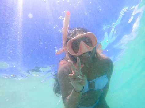 Pink Snorkel, Snorkel Mask Aesthetic, Visionary Board, Peace Aesthetic, Snorkeling Girl, Hawaii Ideas, Pink Snorkel Mask, Hawaii Snorkeling, Pink Ocean