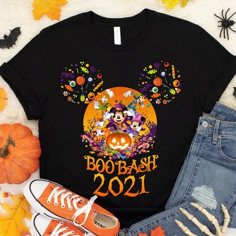 Pumpkin Family, Disney Halloween Shirts, Disney World Shirts, Scary Halloween Party, Mickey Head, Halloween 2023, Lady And The Tramp, Disney Family, Halloween Costumes For Girls