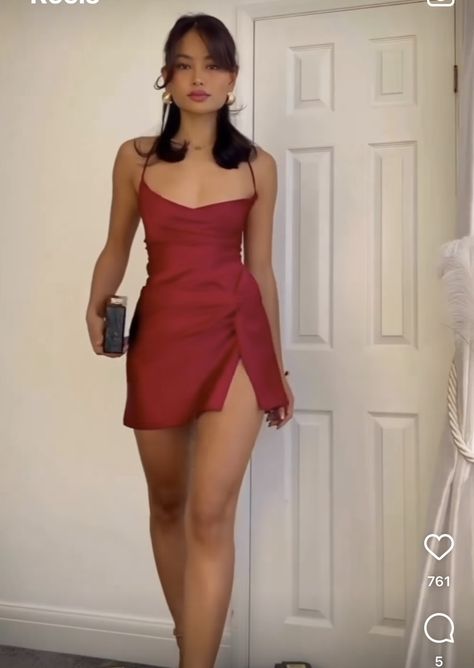 Hot Club Outfits Night Dresses, Hot Club Outfits Night, Short Red Dress Formal, Red Short Dress, Everyday Casual Outfits, Mini Skirt Dress, Girls In Mini Skirts, Little Red Dress, Red Dress Outfit