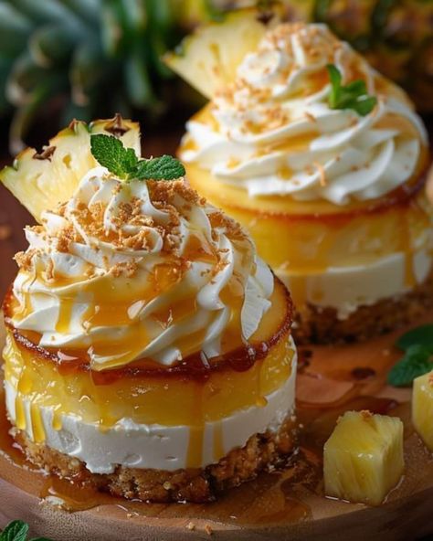 Pineapple Cheesecake, Condensed Coconut Milk, Dessert Cups Recipes, Mini Cheesecake Recipes, Coconut Cheesecake, Coconut Milk Recipes, Gourmet Cupcakes, Tea Party Food, Mini Cheesecakes