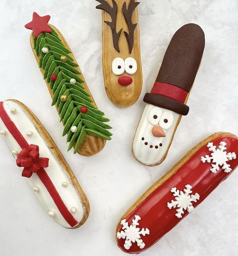 Christmas Patisserie Ideas, Eclair Christmas, Christmas Eclairs, Gingerbread House Ideas, Fancy Desserts Recipes, Patisserie Fine, Christmas Pastries, Xmas Desserts, Magic In The Air