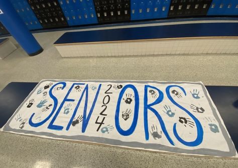 Junior Year High School Banners, Senior Parade Poster Ideas, Class Of 25 Posters, Junior Spirit Posters, We Love Our Seniors Poster, Senior Walk Poster Ideas, Senior Night Run Through Signs, Senior Posters High School Pep Rally, Senior Pep Rally Posters