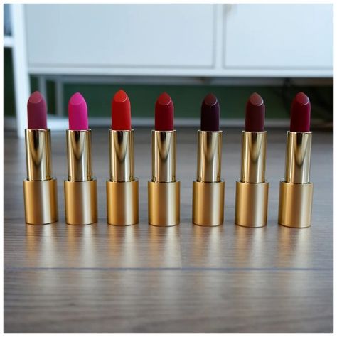 FLOATING IN DREAMS - Reviews . Makeup . Fashion . everyday beauty made sense. Lisa Eldridge True Velvet lipstick review 2 Lisa Eldridge Lipstick, Deep Red Lipsticks, Magic Makeup, Lisa Eldridge, Fashion Everyday, Love Lips, Brown Lipstick, Velvet Lipstick, Lipstick Collection