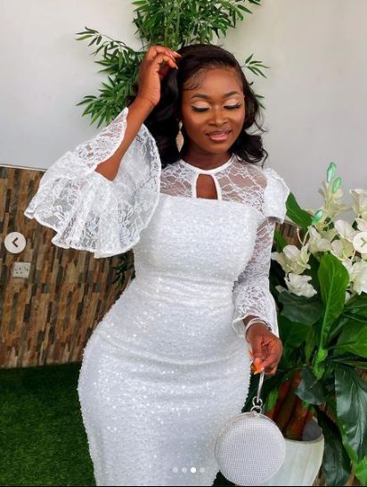 Lace Dress Styles Nigerian, Lace Short Gown Styles, White Lace Dress Long, White Lace Dress Short, Lace Dress Classy, Nigerian Lace Styles Dress, Nigerian Lace Styles, Lace Gown Styles, Classy Wedding Dress