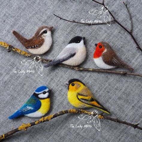 Flat Felting, Felting Dolls, Make A Bird, Felted Birds, Water Soluble Fabric, Needle Felting Tutorial, Needle Felting Supplies, Felt Pictures, Bird Designs