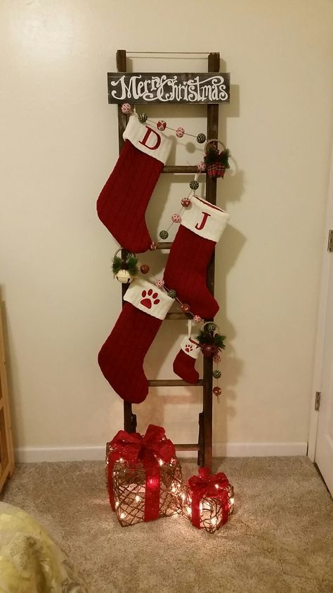 Ladder Stocking Holder Diy, Stocking Stand Wooden, Blanket Ladder Stocking Holder, Stocking Ideas With No Fireplace, Stocking Ladder Christmas, Christmas Stocking Ladder, Diy Christmas Ladder, Ladder Stocking Holder, Stocking Ladder