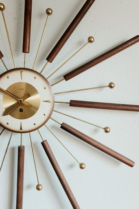 Welby mid century starburst clock Mid Century Ceiling Fan, Funky Eclectic Decor, Mid Century Starburst, Mid Century Modern Clocks, Starburst Clock, Mid Century Modern Wall Clock, Sunburst Clock, Diy Mid Century, Mid Century Clock