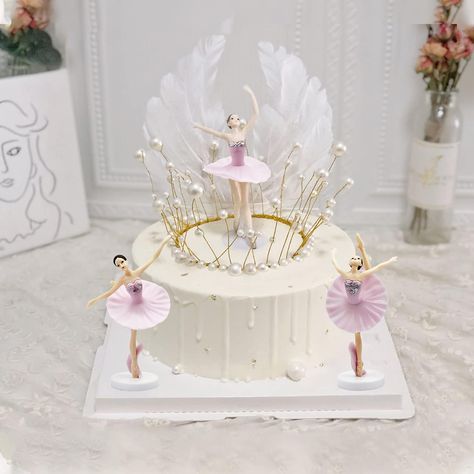 Ballet Birthday Cakes, Ballet Cupcakes, Girl Birthday Cake, Ballet Cakes, Party Birthday Cake, Ballerina Cake Topper, Ballerina Ornaments, Ballet Birthday, Ballet Girl