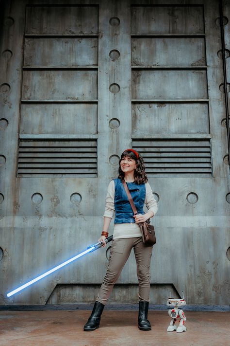 Star Wars Bound: Cal Kestis & BD-1 - Anakin and His Angel Star Wars Cowboy, Padme Disneybound, Star Wars Bounding, Star Wars Cosplay Women, Disneyland Star Wars, Star Wars Jedi Survivor, Jedi Survivor, Leather Waist Pack, Poe Dameron