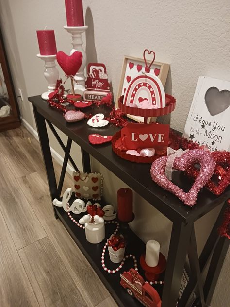 Valentines Entryway Decor, Valentine Decor Ideas, Valentines Party Decor, Day Aesthetic, Valentine Decor, Valentines Party, Apartment Ideas, Valentine Decorations, Valentines Diy