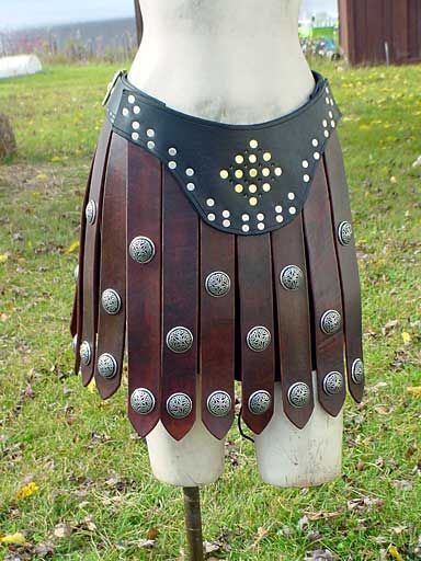 Armor Skirt, Gladiator Costumes, Medieval Cosplay, Monster Costumes, Strap Skirt, Historical Armor, Leather Armor, Leather Art, Historical Costume