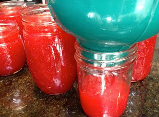 strawberry lemonade jam Strawberry Lemonade Jam, Lemonade Jelly, Canning Tomato Juice, Homemade Smoothies Recipes, Macaroni Soup, Quick Smoothies, Fruit Smoothie Recipes Healthy, Homemade Smoothies, Canning Vegetables