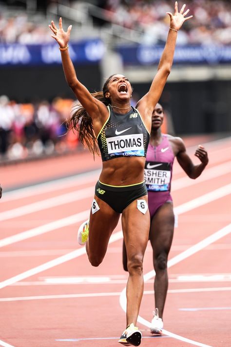 Gabby Thomas (USA) • 2024 London Diamond League #sprinting #200metres Gabby Thomas Athlete, Gabby Thomas, Running Goals, Athlete Motivation, Athletics Track, Fly Girls, Sports Track, Runners High, Athletic Girls