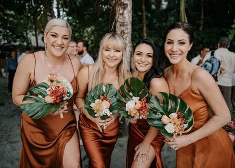 Wedding Bouquets Tropical Simple, Green Tropical Wedding Bridesmaid Dresses, Bridesmaids Tropical Wedding, Wedding Dresses Tropical, Tropical Bridesmaid Bouquet Simple, Tropical Green Bridesmaid Dresses, Tropical Glamour Wedding, Hawaiian Wedding Bridesmaid Dresses, Tropical Beach Bridesmaid Dresses