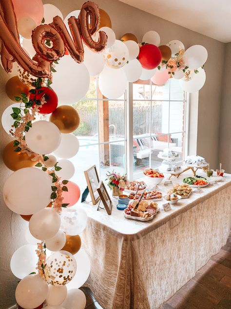 Buffet style brunch setup. #balloongarland #love #brunch #bridalshowerideas Brunch Table Setup Food Displays, Simple Breakfast Setup, Womens Brunch Table Decor, Brunch Party Decorations Indoor, Womens Brunch Ideas Decor, Love You A Brunch Theme, I Love You A Brunch, Love You A Brunch, Bridal Shower Brunch Food Ideas Buffet