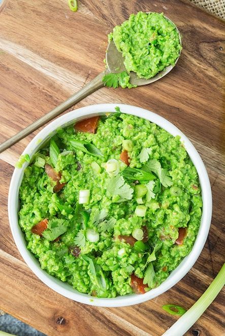 Vegan Super Bowl Recipes, Pea Guacamole, Vegan Superbowl Food, Green Peas Recipes, Peas Recipes, Vegan Super Bowl, Super Bowl Food Healthy, Super Bowl Recipes, Healthy Vegan Diet