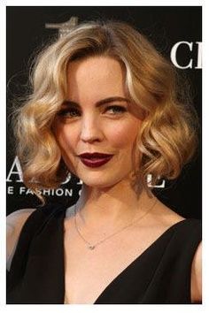 Fake Bob, Bob Wedding Hairstyles, Faux Bob, Short Curls, Short Wedding Hair, Wedding Hairstyles Updo, Wedding Updo, Wedding Hair And Makeup, Grunge Hair