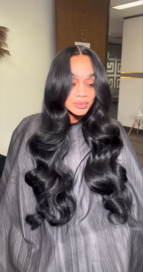 Middle Part Loose Curls, Wigs Business, Hair Stules, Classy Hair, Long Weaves, Hd Lace Frontal Wigs, Sew In Hair Extensions, Romantic Hairstyles, Hair Laid