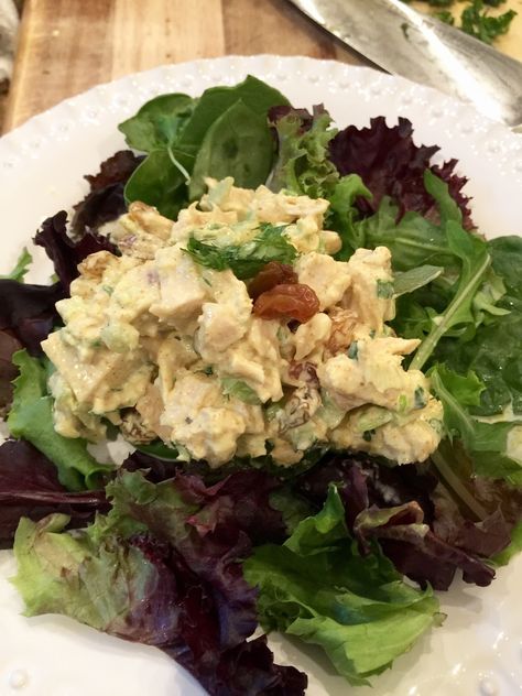 Little Magnolia Kitchen: PIONEER WOMAN'S CURRIED CHICKEN SALAD Pioneer Woman Curried Chicken Salad, Chicken Salad Pioneer Woman, Mediterranean Lunches, Curry Chicken Salad Recipe, Curried Chicken Salad, Curry Chicken Salad, Magnolia Kitchen, Chicken Salads, Curried Chicken