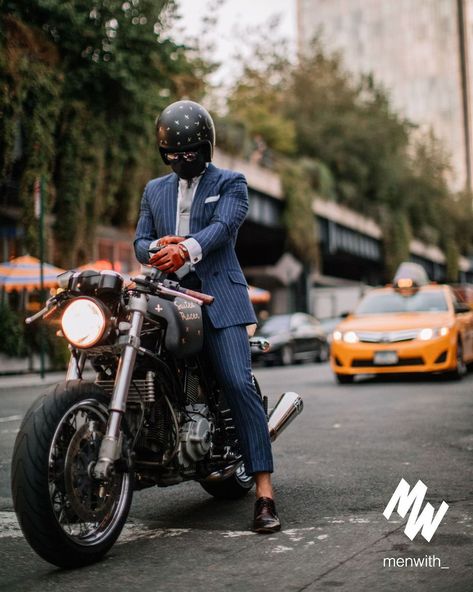 @menwithclass on Instagram: “Very cool photo of our dear friend @thesuitedracer 👌🏽 #menwithclass” Suited Racer, Bike Fashion, Motorbike Gear, Bike Suit, Motos Vintage, Cafe Racer Design, Cafe Racer Style, Motorcycle Photography, Power Bike