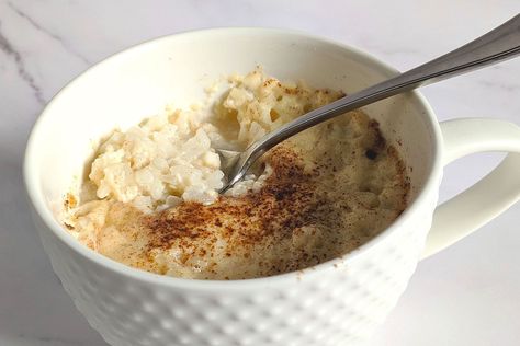 There is no need to go through a big palaver for a simple bowl of rice pudding. If you want a quick fix, get yourself a mug (and a microwave) and try this easy recipe. Make sure you check out our Notes section for best results. Microwave Rice Pudding, Recipe With Leftover Rice, Pudding In A Mug, Rice Microwave, Microwave Rice, Rice Pudding Recipe, Leftover Rice, Cream Pie Recipes, Cooked Rice