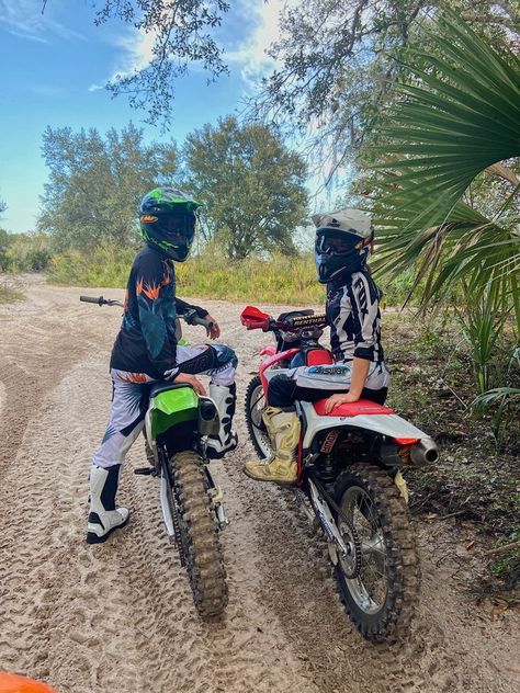 Dirt Bike Riding Aesthetic, Dirt Bikes Aesthetic, Dirtbikes Aesthetic, Dirtbike Aesthetic, Motocross Aesthetic, Dirt Bike Aesthetic, Dirt Bike Couple, Motocross Couple, Motocross Girls