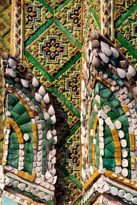 this Thai temple takes details to the next level – for the love of nike Temple Of The Emerald Buddha, Gold Mosaic Tile, Wat Phra Kaew, Thai Temple, Gold Mosaic, Thai Art, Buddhist Temple, The Temple, Birthday Bash