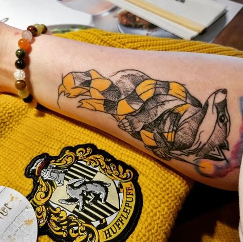 Hufflepuff tattoo Huffle Puff Tattoo, Harry Potter Tattoos Hufflepuff, Hufflepuff Tattoo, Slytherin Tattoo, Potter Tattoo, Hufflepuff Aesthetic, Harry Potter Tattoos, Harry Potter Tattoo, Tattoo Inspo