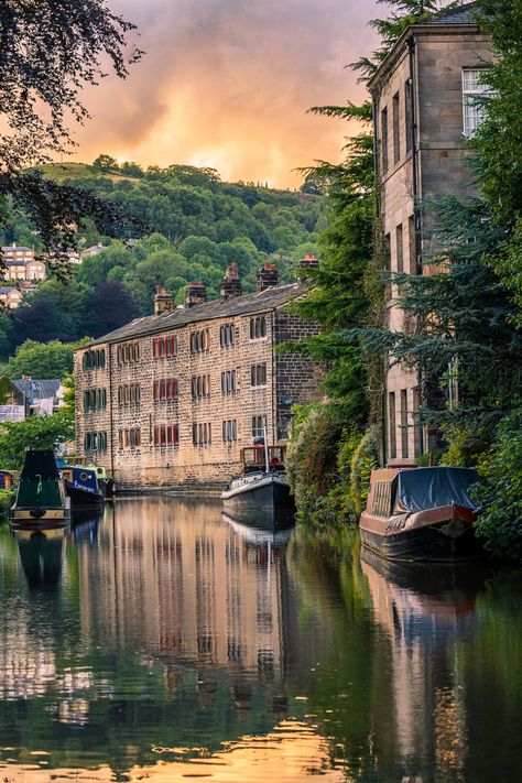 16 Beautiful Pictures Of Yorkshire That Are Just Simply Stunning | The Huffington Post Hebden Bridge, Kentish Town, Yorkshire Dales, England And Scotland, West Yorkshire, Landscape Pictures, Yorkshire England, England Travel, Old Buildings