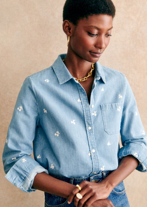 Sézane embroidered long sleeve shirt with chest pocket and classic collar. Tomboy Shirts, Embroidered Denim Shirt, Daisy Embroidery, French Girl Chic, Xmas 2024, Blue Denim Shirt, Long Sleeve Denim Shirt, French Girl Style, Blue Dots