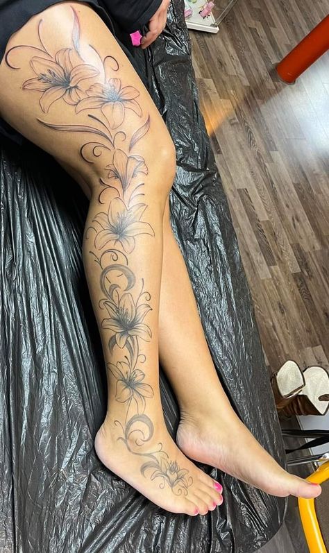 Thigh Sleeve Tattoo Women, Leg Tattoo Women, December Tattoo, Thigh Sleeve Tattoo, Cute Thigh Tattoos, Thigh Sleeve, Tattoos Hand, Whimsical Tattoos, Purple Tattoos