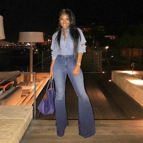 Heel Outfits, Jeans Inspiration, Outfits Black Women, Flare Jeans Outfit, Black Women Fashion, Jeans Outfit, Looks Style, Denim Outfit, Outfits Casuales