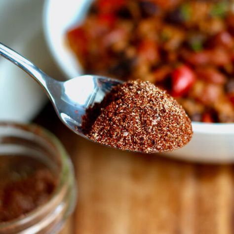 Homemade Chili Seasoning - Everyday Homemade Homemade Chili Seasoning Mix, Chili Seasoning Recipe, Homemade Chili Seasoning, Homemade Seasoning Salt, Bowl Of Chili, Homemade Seasoning, Spice Blends Recipes, Meat Rubs, Spice Mix Recipes