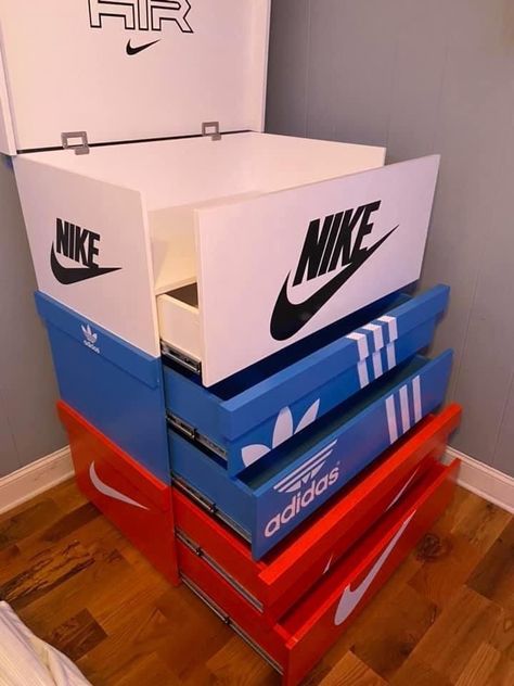 Sneakerhead Room, Shoe Box Storage, Mens Bedroom Decor, Basketball Room, Hypebeast Room, Shoe Room, Mens Bedroom, Future Apartment Decor, Bed Diy