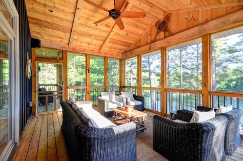 Muskoka Cottage Decor, Room Ideas Pictures, Muskoka Room, Back Deck Designs, Rustic Sunroom, Cottage On Lake, Sunroom Remodel, Lake Muskoka, Bay Cottage